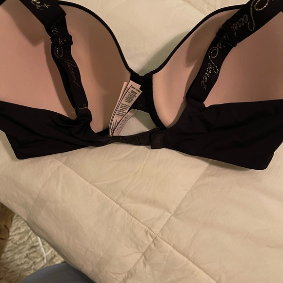 Victoria Secret - Picture 2 of 8